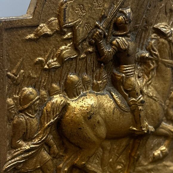 VTG Cast Metal Bookend Knight Horseback Medieval Battle Scene Gold Finish Goth - Picture 7 of 15